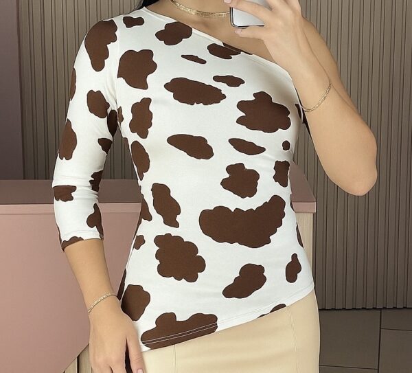 Blusa assimétrica Cow - Imagem 3