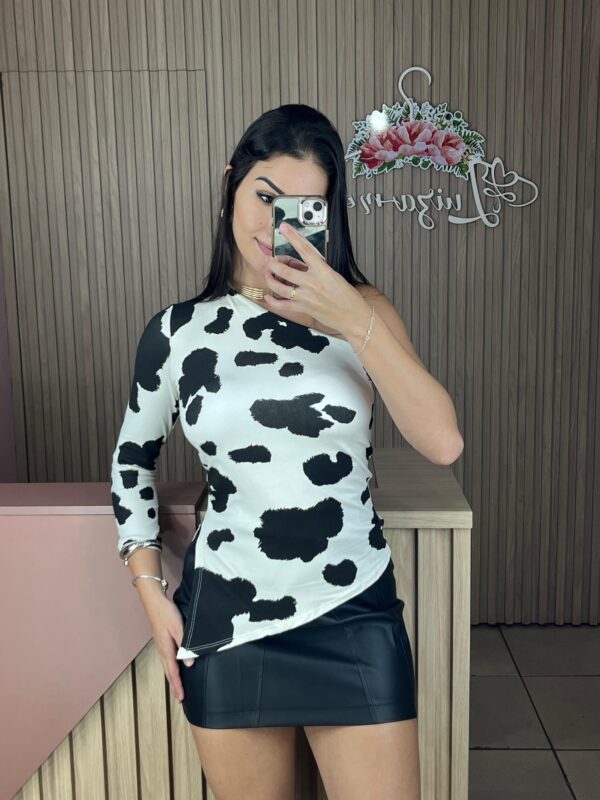 Blusa assimétrica Cow